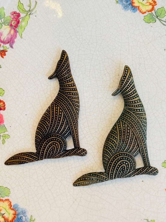 Vintage Jewelry - Vintage Pair of Bronze Howling Coyotes/Wolves